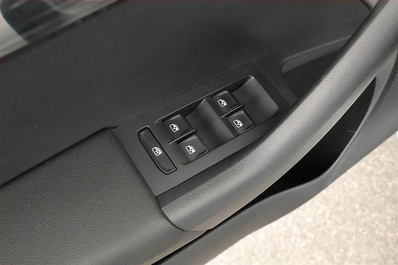 Škoda Octavia (2018) Style 1.6 TDI, Serv.kniha - fotka 9 z 14
