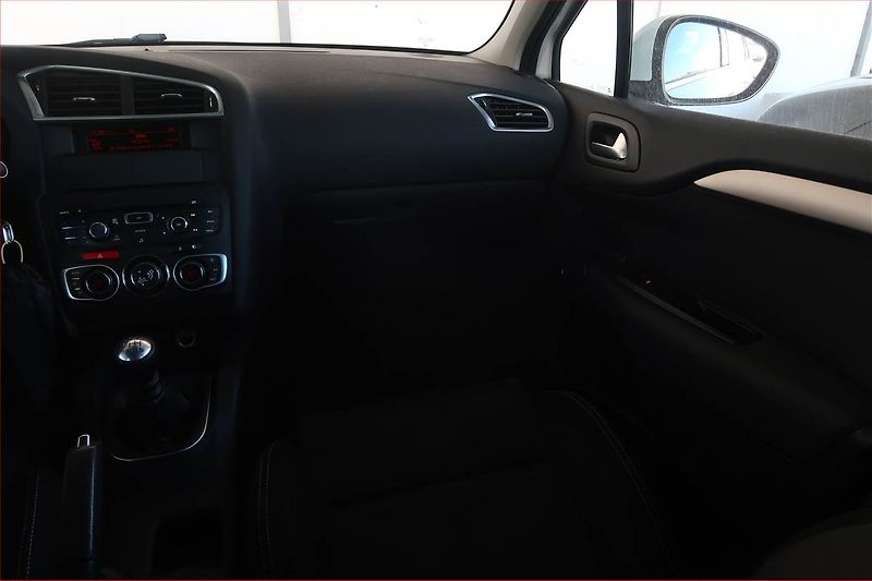 Citroën C4 (2012) 1.6 HDi, Tempomat - fotka 8 z 15