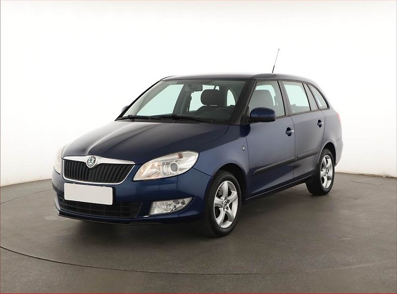 Škoda Fabia (2011) 1.2 TSI, jezdí výborně - fotka 2 z 12