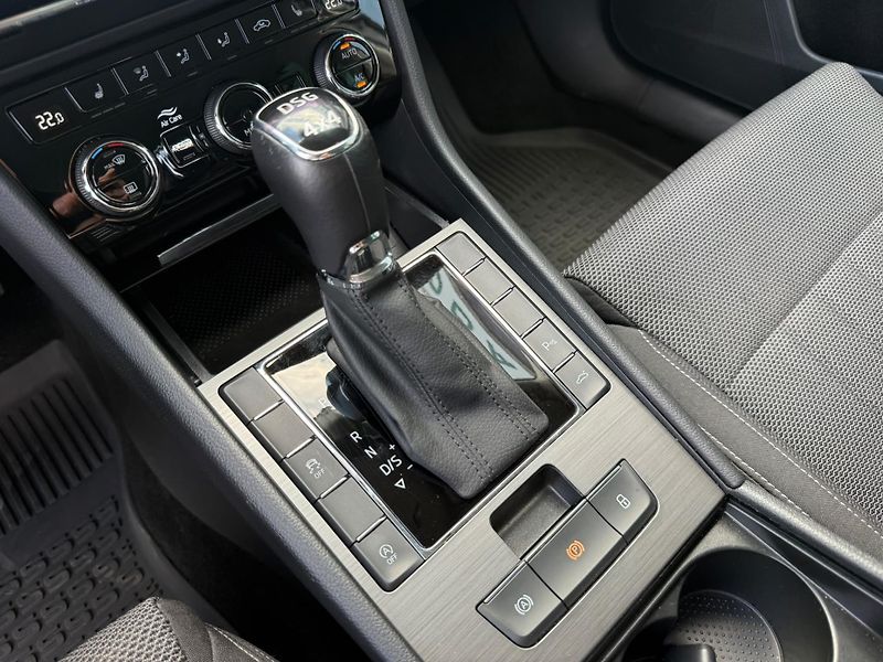 Škoda Superb Style 2.0 TDI 147kw DSG 4x4 Co - fotka 19 z 24