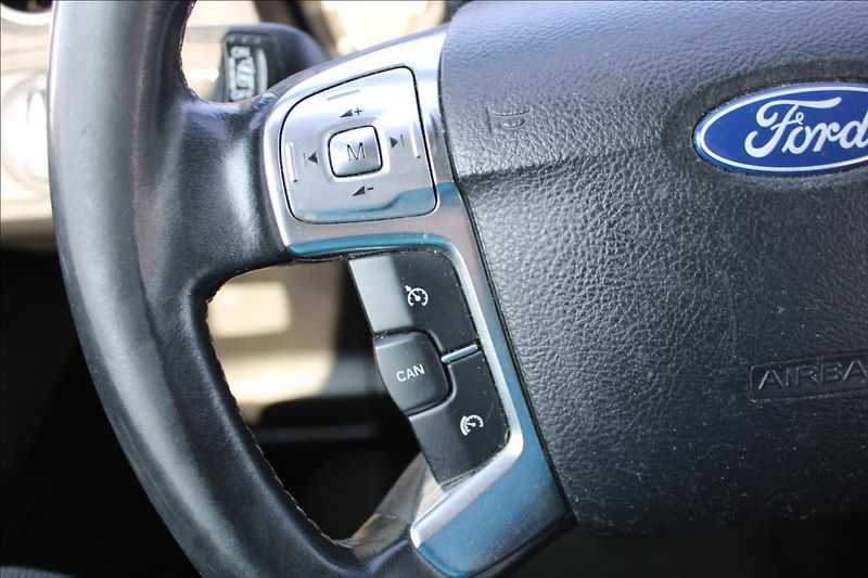 Ford S-MAX 2,0 TDCi  SERVISKA, AUTOMAT - fotka 16 z 31