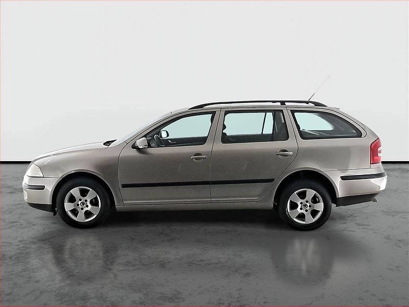 Škoda Octavia (2008) 1.9 TDI, Park. senzory - fotka 3 z 13