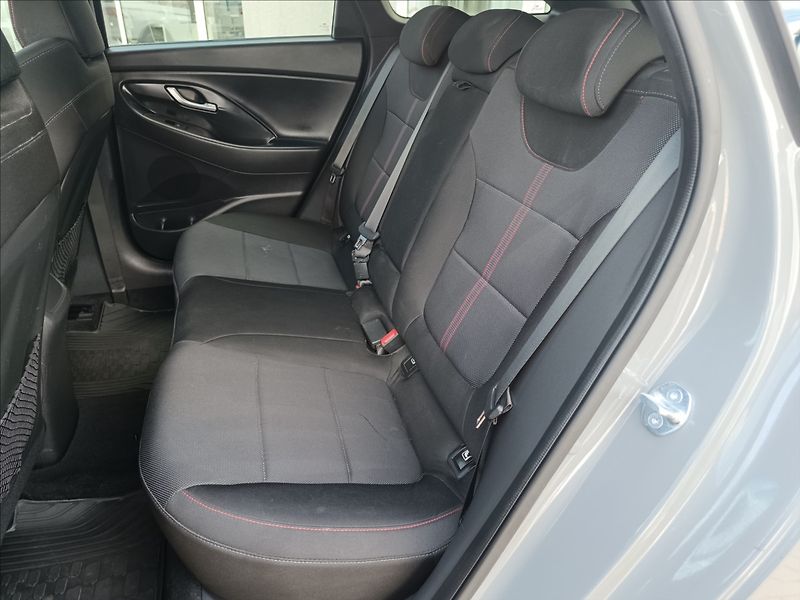 Hyundai i30 1,5 T-GDi, DCT N-Line Rezervac - fotka 12 z 22