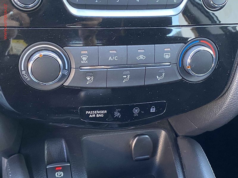 Nissan Qashqai (2017) 1.5dCi, Visia, TZ - fotka 14 z 15