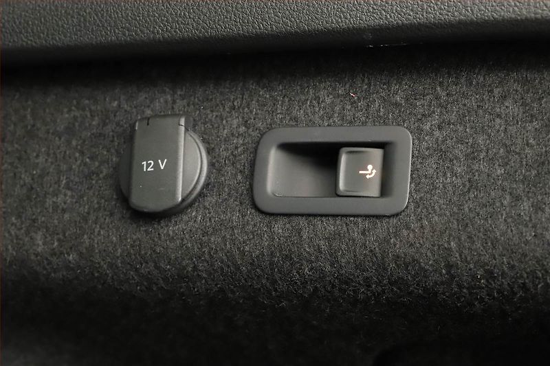 Volkswagen Passat (2023) 2.0 TDI, Automat, Navi - fotka 21 z 22