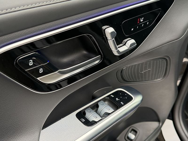 Mercedes-Benz GLC 220d AMG 4MATIC - fotka 24 z 31
