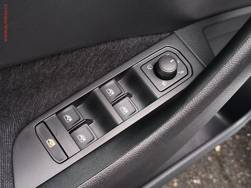 Škoda Kamiq (2021) 1.0 TSi, 2.maj,ČR, Style, DSG - fotka 23 z 25