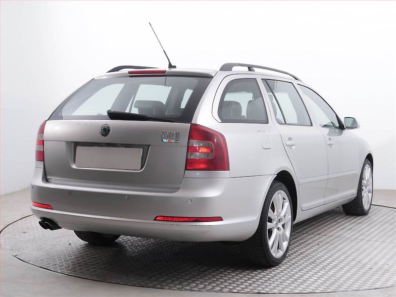 Škoda Octavia (2007) RS 2.0 TDI, po STK - fotka 5 z 16
