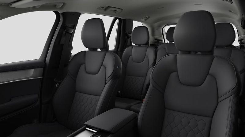 Volvo XC90 (2026) T8 AWD RECHARGE CORE 7míst AUT - fotka 3 z 20