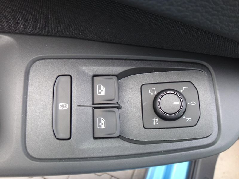 Ford Tourneo Connect (2026) Active 2.0EcoBlue 90kW/122k_AW - fotka 23 z 23