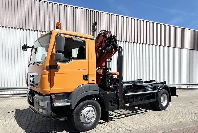 MAN TGM 15.250 4x4 hákový nat. s rukou - fotka 2 z 21
