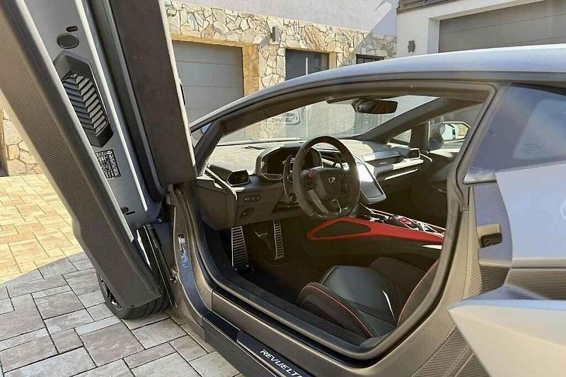 Mercedes-Benz SLS AMG Black Series.