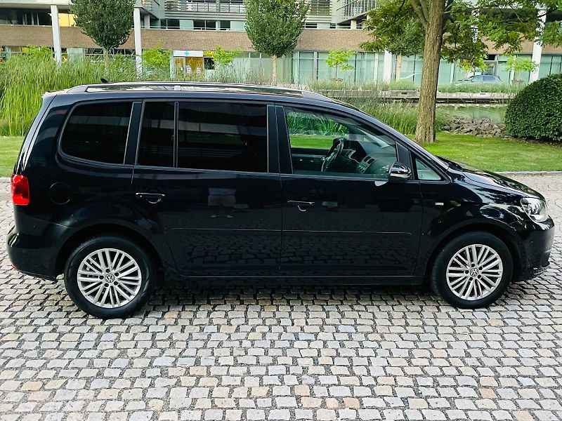 Volkswagen Touran 2.0TDI MANUÁL SENZORY VÝHŘEV - fotka 10 z 45
