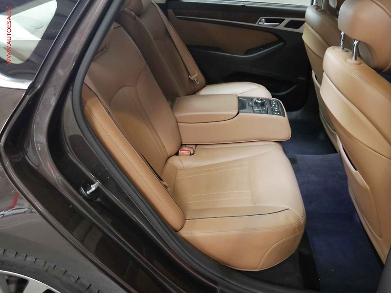 Hyundai Genesis (2017) 3.8 GDI V6 4x4, ČR, Bixen - fotka 11 z 32