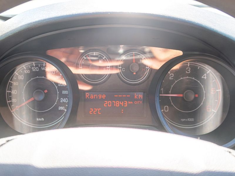 Fiat Bravo (2012) 1.6JTD 77KW – PO SERVISU - fotka 16 z 37
