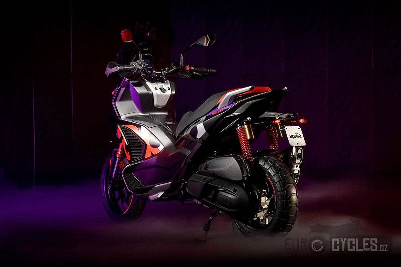 Aprilia (2026) SR GT 400 RALLY REPLICA E5+ - fotka 12 z 19