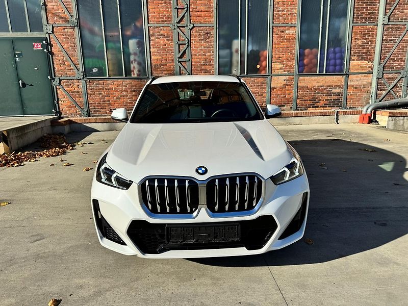 BMW X1 (2024) sDrive 18d M Paket + Záruka - fotka 4 z 19