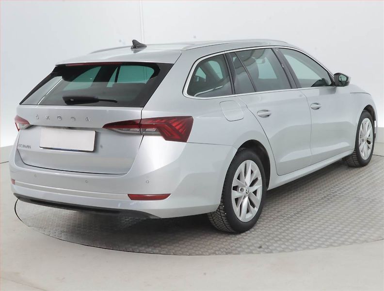 Škoda Octavia (2020) Style 2.0 TDI, Automat, Kůže - fotka 5 z 17