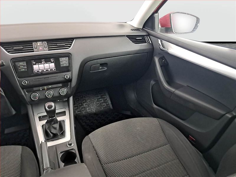 Škoda Octavia (2015) Ambition 1.6 TDI - fotka 8 z 15