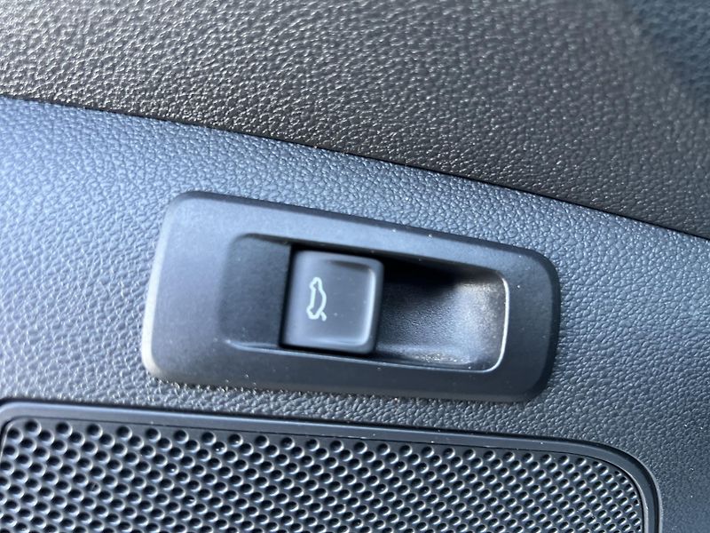 Škoda Karoq Style 1.5TSi NAVI KAMERA ALU - fotka 13 z 44