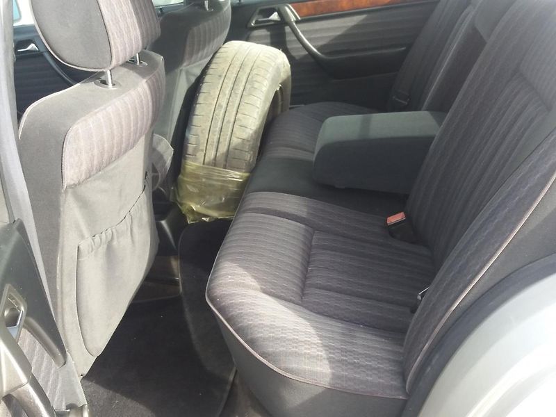Mercedes-Benz 124 2.0i,100kW,KLIMA,ABS - fotka 12 z 21