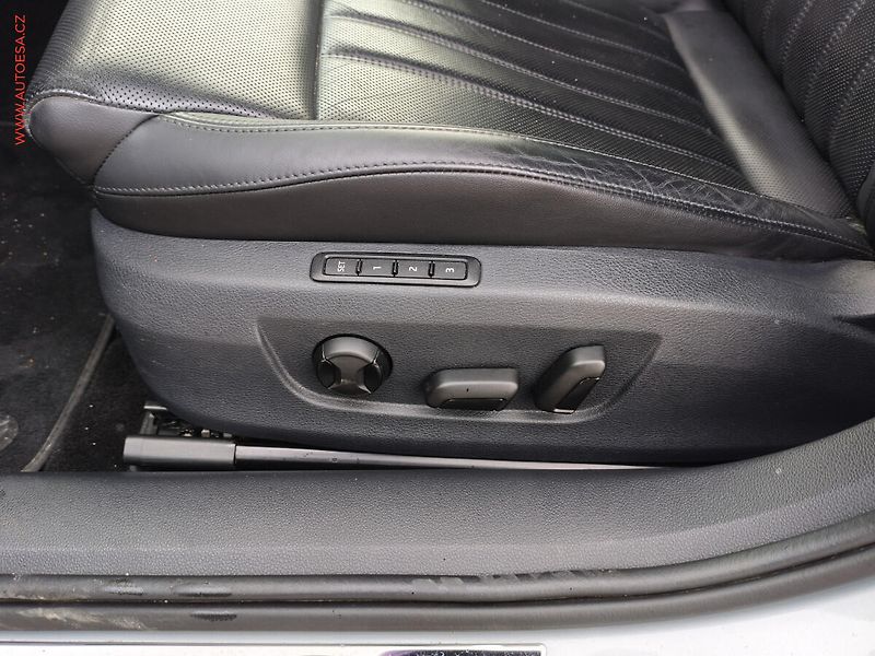 Škoda Superb (2019) 2.0 TDi 4x4, L&K, DSG, TZ, - fotka 15 z 19