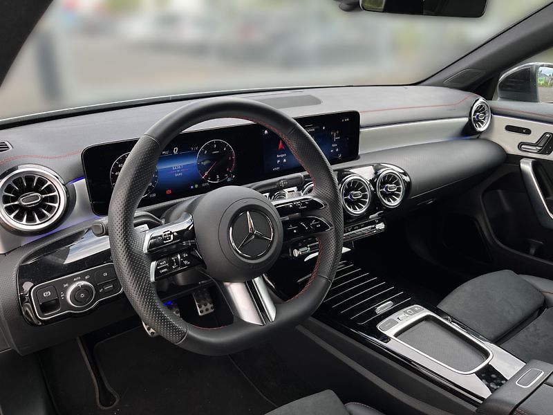 Mercedes-Benz CLA Třída 200 d kupé AMG Night - fotka 10 z 21