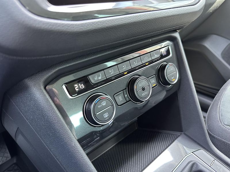 Volkswagen Tiguan 2.0 TSI DSG 4Motion - fotka 18 z 30