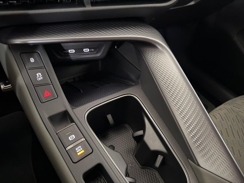 Cupra Terramar (2026) 2.0TSI 150kW 4WD TRIBE R20 CZ! - fotka 35 z 39