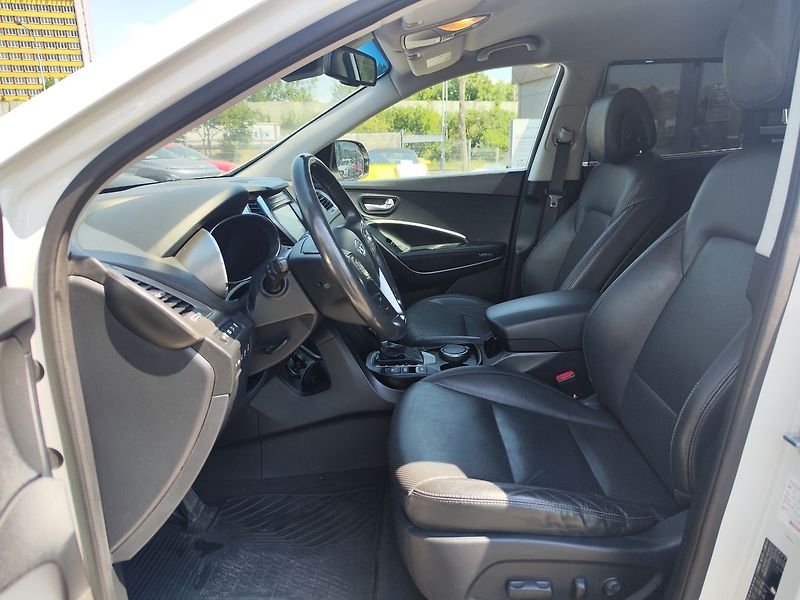 Hyundai Grand Santa Fe 2.2 CRDi/147kW Luxury AT 4x4 - fotka 19 z 43