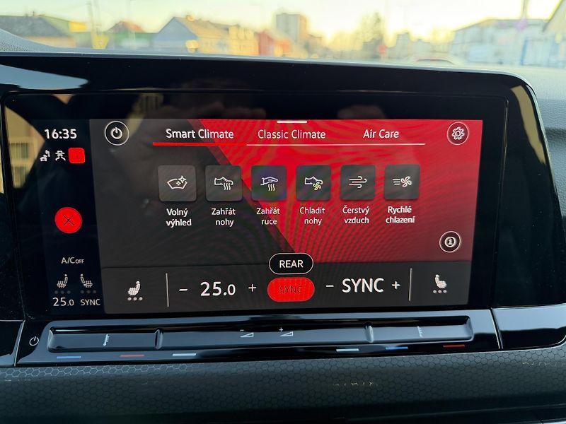 Volkswagen Golf GTD 2,0 TDi/147kW - DSG,Matrix - fotka 40 z 85