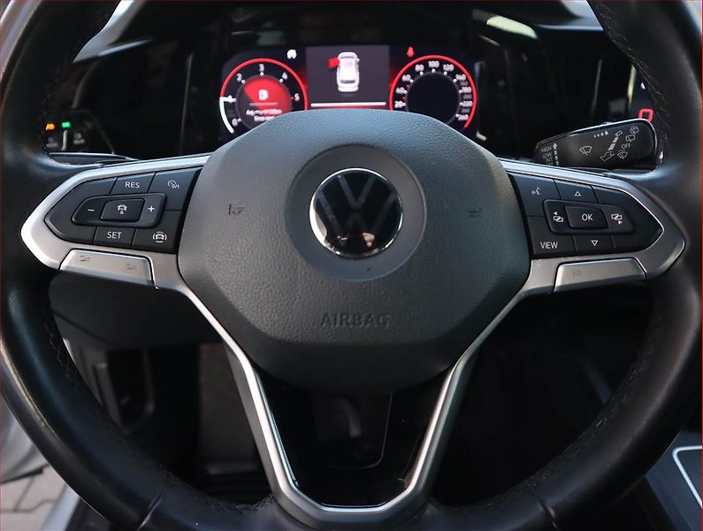 Volkswagen Golf (2022) Life 2.0 TDI, Automat - fotka 21 z 22