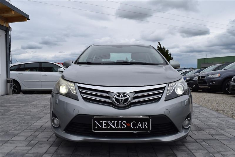 Toyota Avensis 2,2 D-CAT 130KW NOVÉ V CZ - fotka 2 z 43