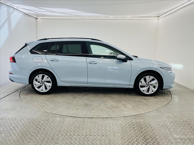 Volkswagen Golf 1,5 eTSI DSG 85kW LIfe - fotka 25 z 26