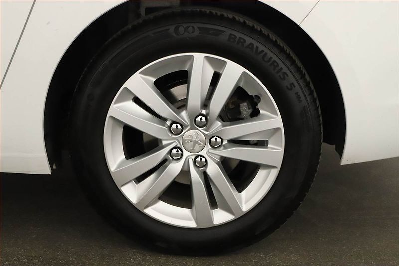 Peugeot 308 (2017) 1.6 BlueHDi, Tempomat - fotka 11 z 13