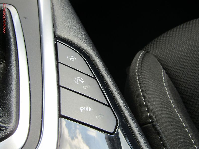 Ford S-MAX (2017) 2.0 TDCi, AT, navi, bixen - fotka 22 z 28
