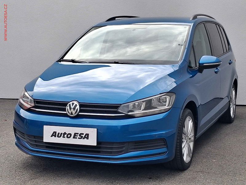 Volkswagen Touran (2016) 1.6TDi, Navi, AC - fotka 3 z 18