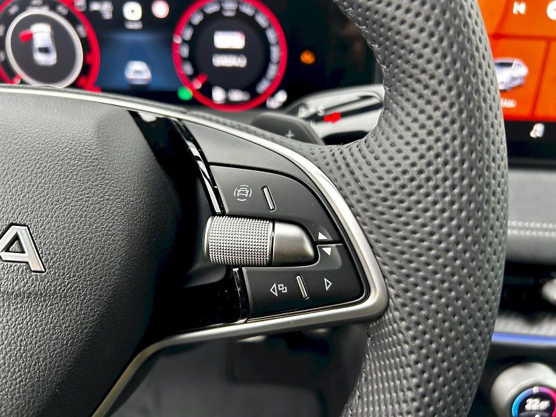 Škoda Superb (2025) 2.0 TSI 150kW DSG Sportline - fotka 9 z 35