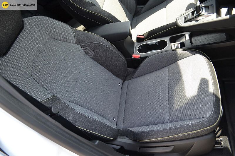 Renault Captur techno E-Tech full hybrid 160 - fotka 12 z 48