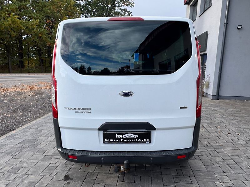 Ford Tourneo Custom (2013) 2.2 TDCi Trend, 8míst - fotka 6 z 30