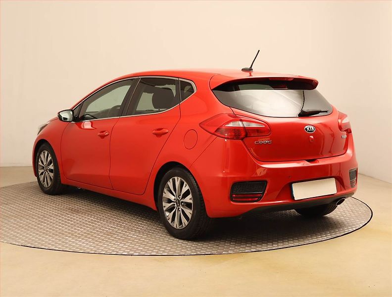 Kia Ceed (2016) 1.6 GDI, Serv.kniha, Tempomat - fotka 4 z 22