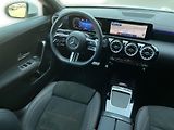 Mercedes-Benz CLA 180 d Shooting Brake - náhled 13
