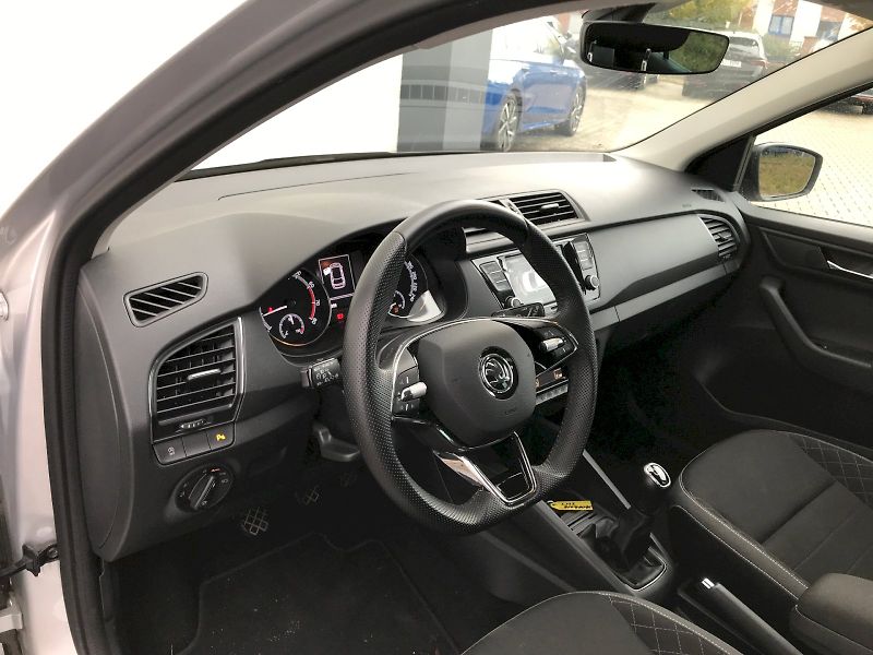 Škoda Fabia (2023) COMBI III FL AMBITION TSI 70/1 - fotka 13 z 25