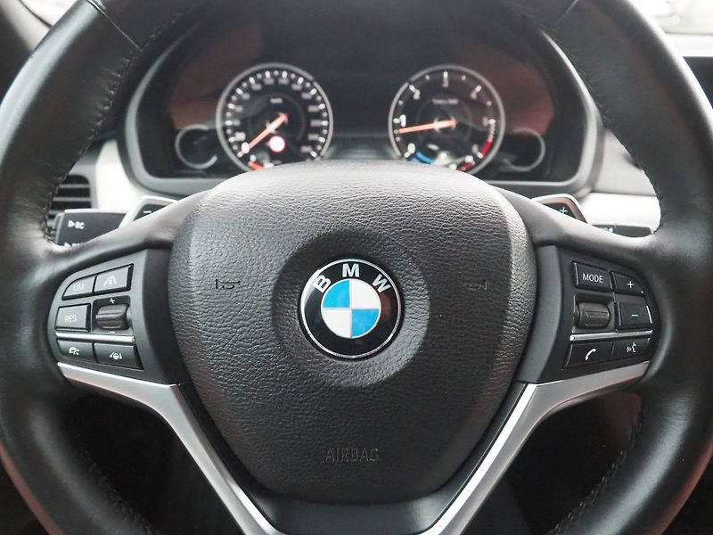BMW X5 (2017) 3.0d xDrive, 4x4, Pano - fotka 24 z 43