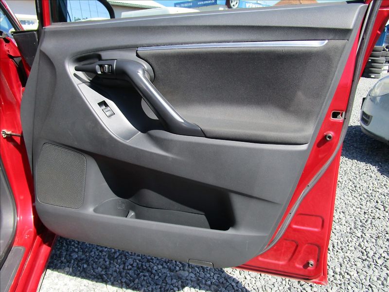 Toyota Verso 1.6 D-4D, aut. Klima, 1. maj. - fotka 21 z 41
