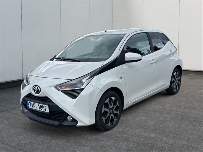 Toyota Aygo 1,0 VVTi x-play - fotka 3 z 11