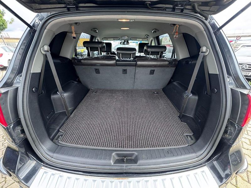 Hyundai Santa Fe (2007) 4X4 2,2CRDI 114KW 7 MÍST AUTOM - fotka 40 z 50
