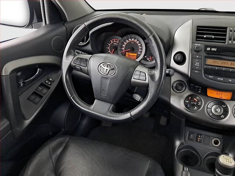 Toyota RAV4 (2010) 2.2 D-4D, 4X4, Tempomat - fotka 7 z 17