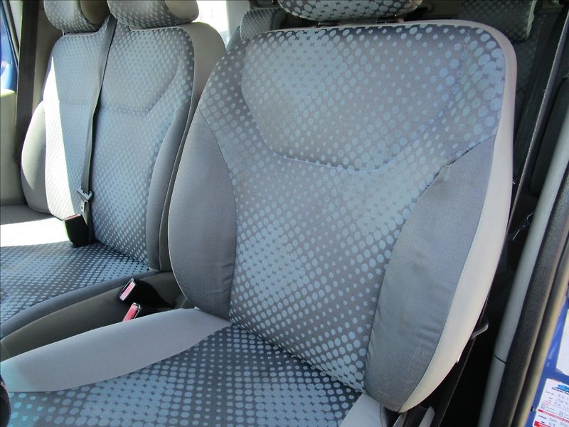 Renault Trafic 2.0dCi 115 L2H1, 6 míst - fotka 13 z 45