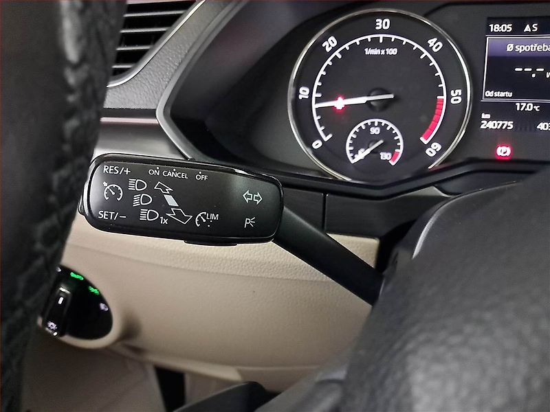 Škoda Superb (2016) 2.0 TDI, Automat, Kůže, Navi - fotka 22 z 23